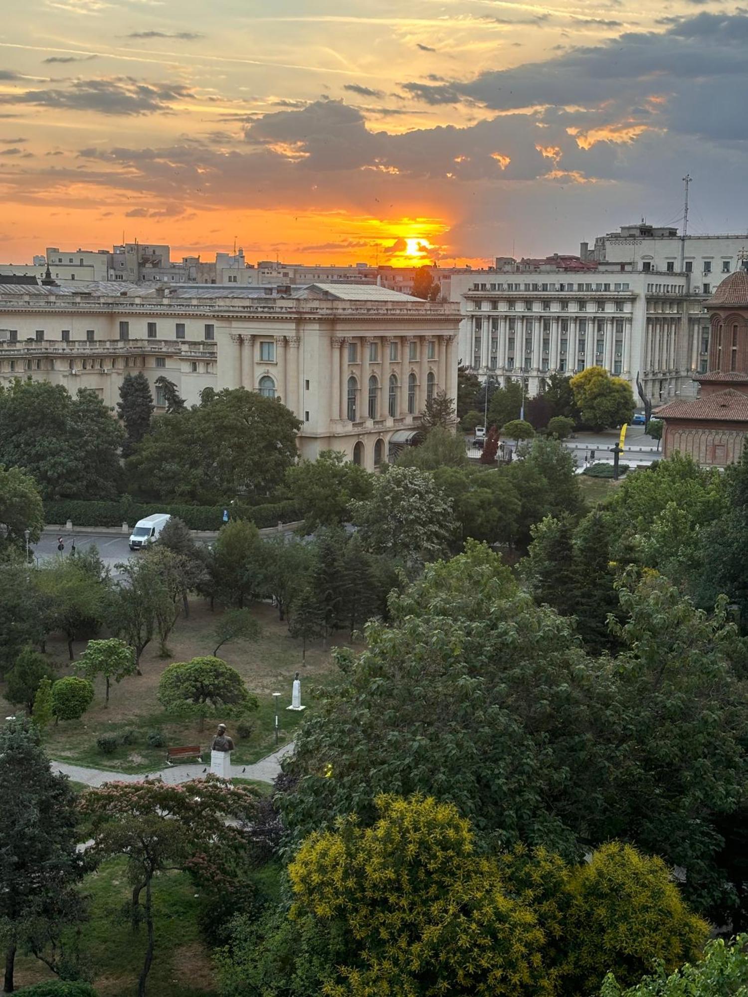Green Muse On Victoriei Bukarest Eksteriør billede